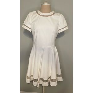Alice and Olivia White Short Sleeve Dress Size 6